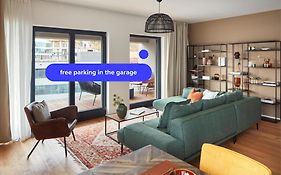 Prague Days - Designer Apts - Garage - Terrace - Easy City Access
